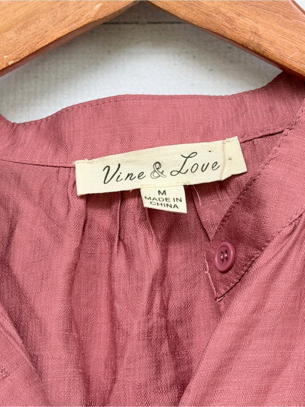 Vine & Love Rose Mauve Cap Sleeve Hidden Button Front Blouse - Size Medium - Picture 2 of 4